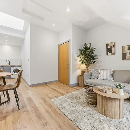 Centre Penthouse - Minster & Station Appartement